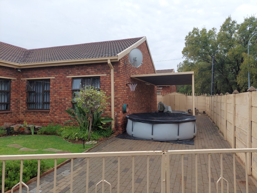 To Let 3 Bedroom Property for Rent in Riebeeckstad Free State